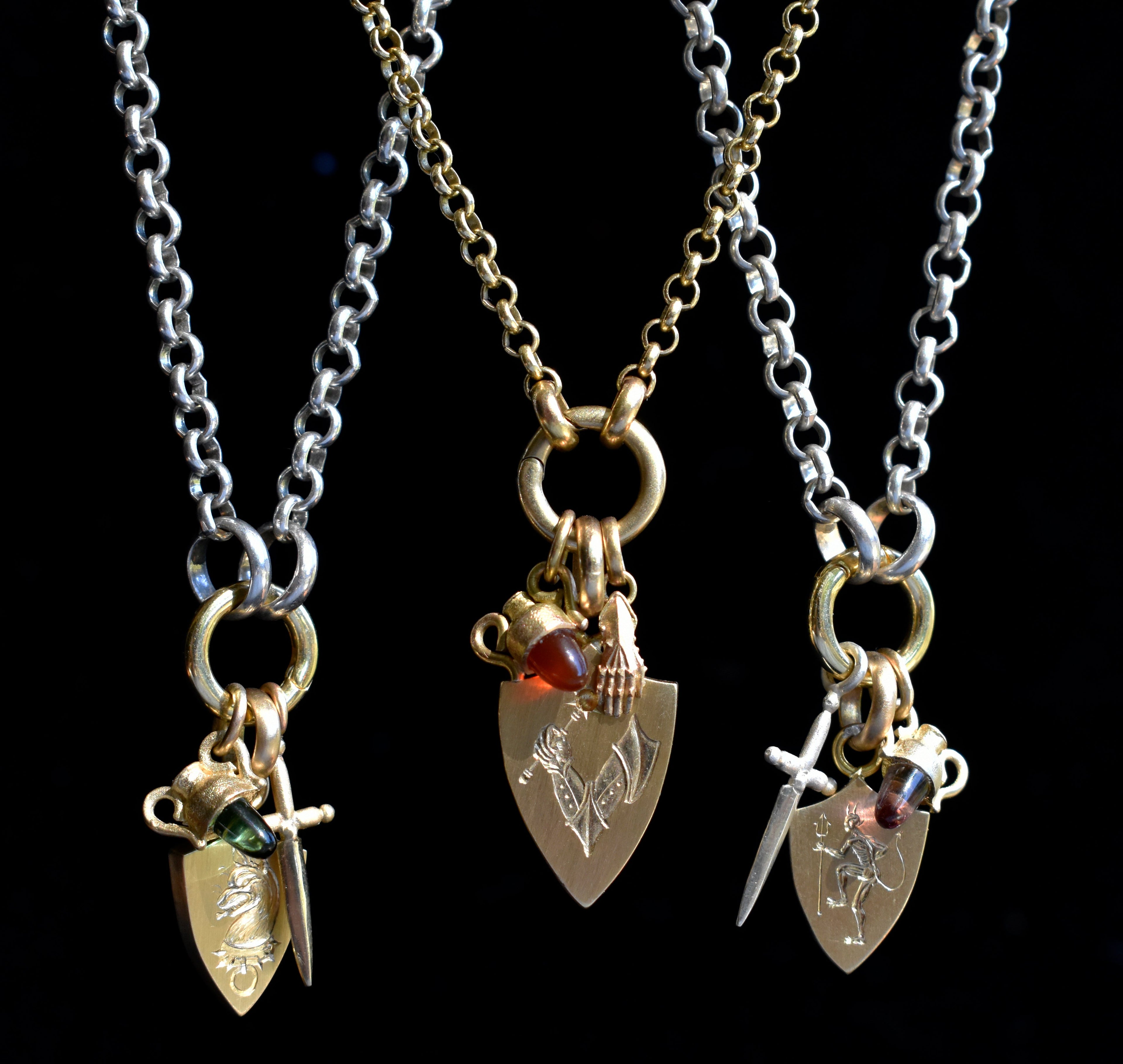 Mini Wavy Dagger Necklace